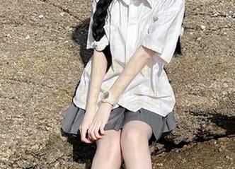 探索72斯摄影：私房白丝主题作品集资源，尽显芬芳气息.txt