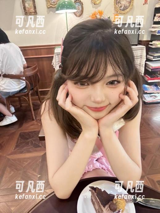 Feilin嗲囡囡 - 惊艳来袭！SiByl李思宁短裤原图免费奉上，感受无尽的夏日清凉！.txt