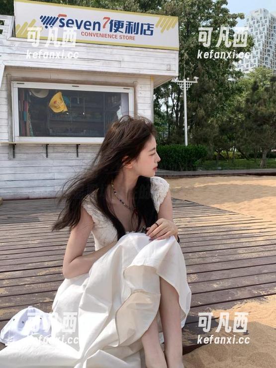 Feilin嗲囡囡 - 慕羽茜职业装最新美图更新，尽显职场女性的优雅与自信.txt
