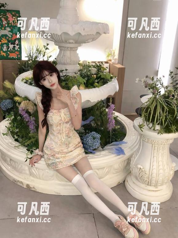 在线浏览果团网致敬：美图与纹身女的完美融合，艺术与身体的对话！.txt