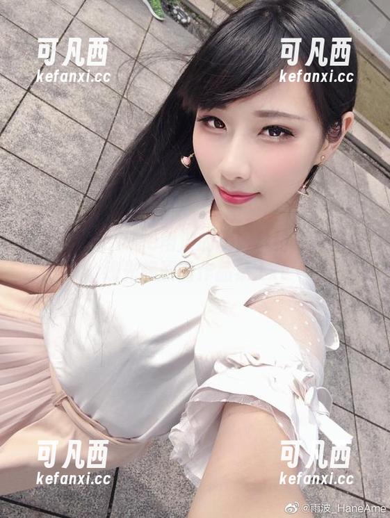 领略HaneAme雨波的摄影风格：碧蓝航线光辉原图作品集.txt