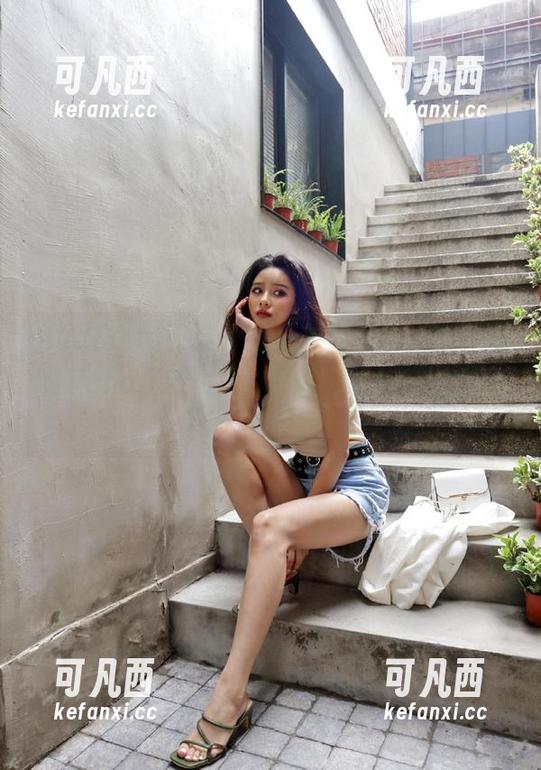 HuaYang花漾 - 万圣节灵动魅力！小海臀Rena最新写真作品更新，快来围观吧！.txt