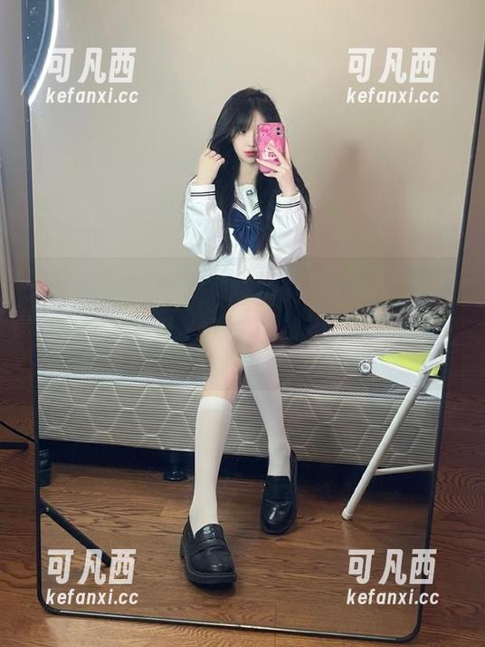 HuaYang花漾 - 精选沈蜜桃off连衣裙作品集，带你领略她的优雅与俏皮，真是太可爱啦！.txt