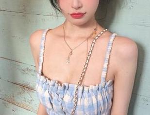 IMiss爱蜜社 – 在这个圣诞季，萌琪琪Irene的写真带来惊喜，快来访问网盘收获美丽！.txt