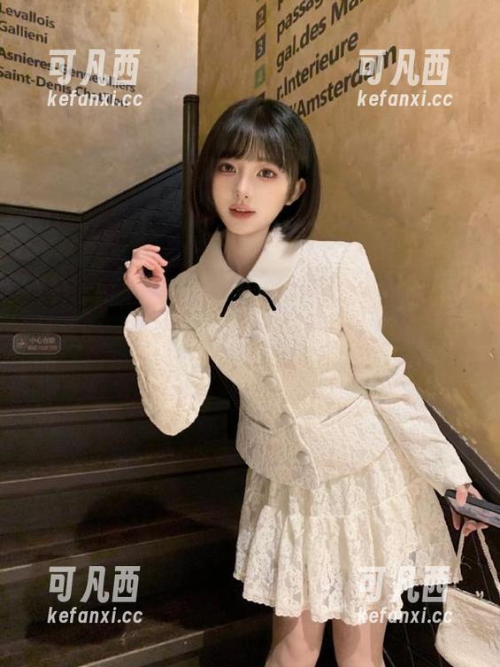 IMiss爱蜜社 - 许诺Sabrina献上的丝袜美腿诱惑之美，尽在网盘中，作品仿佛诉说着时光的秘密.txt