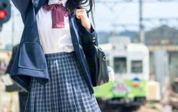 山茶摄影推出大二操场写真集：释放校园活力的优质资源.txt