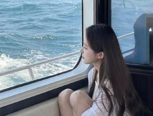 MFStar模范学院 – Laura苏雨彤全套户外写真作品，展现她与自然之间的灵动交融.txt