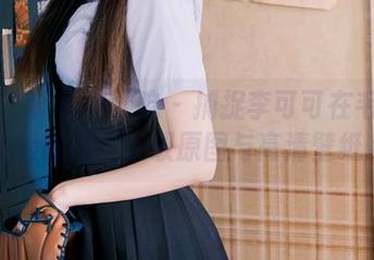 MFStar模范学院 – 捕捉李可可在毛衣中的温暖瞬间：获取原图与高清壁纸.txt