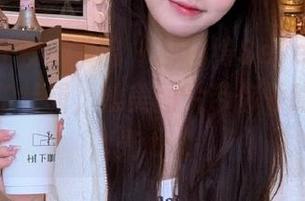 MFStar模范学院 – 柳侑绮Sevenbaby户外私拍特辑，唯美图片带你领略自然风光.txt