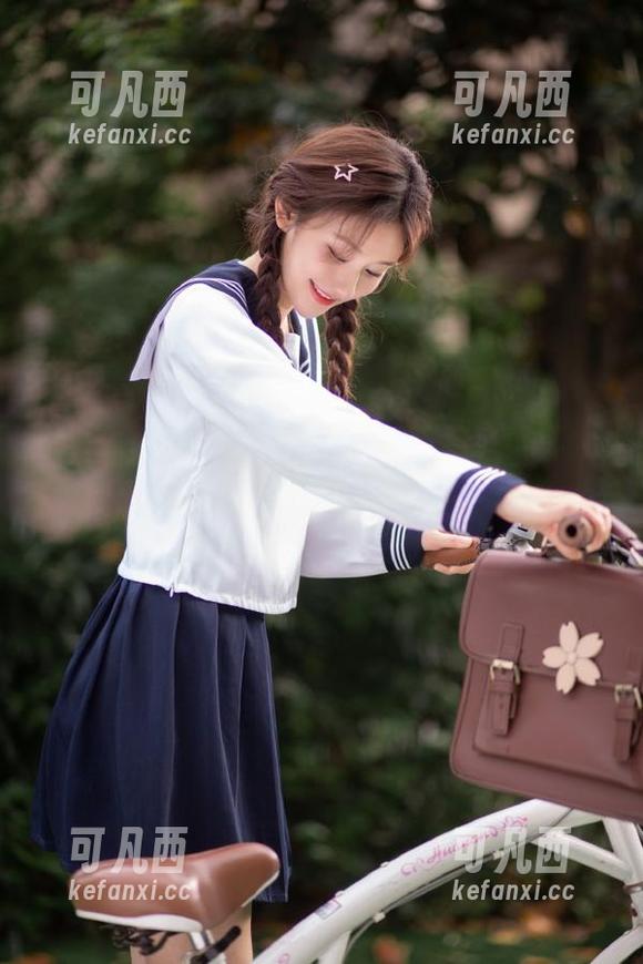 MFStar模范学院 - 薛琪琪sandy制服写真集：原图记录下的青春校园梦.txt