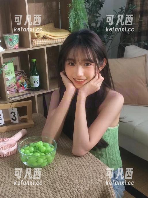 看！喵糖映画ol制服美图合集：重塑职场女性的时代气息.txt