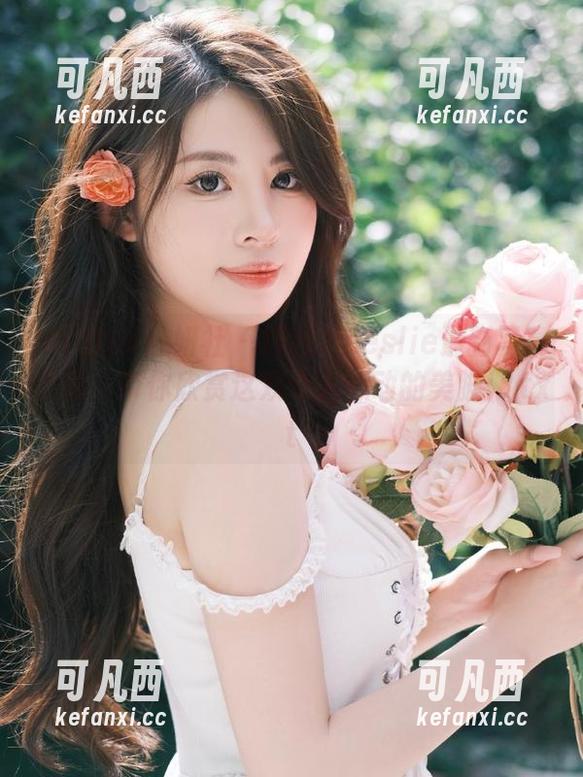 MiStar魅妍社 - 耶利米Leslie最新写真更新，带你欣赏这双令人心动的美脚！.txt