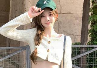 MiiTao蜜桃社 – 小魔女lily的私房图集：旅拍中的梦幻与现实交汇.txt