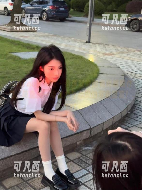 MiiTao蜜桃社 - 看李梦婷的私房眼镜作品，简直是一场视力与心灵的双重盛宴！.txt