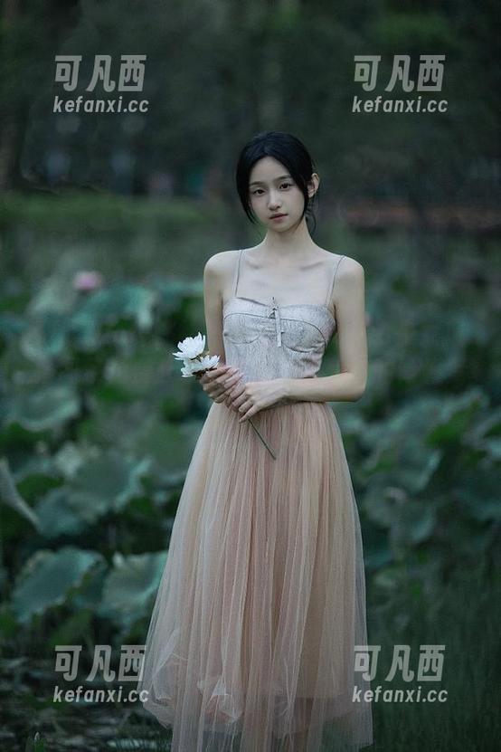 MiiTao蜜桃社 - 陆萱萱Cecilia少女风格图包免费分享，带你走进美丽的青春梦境！.txt