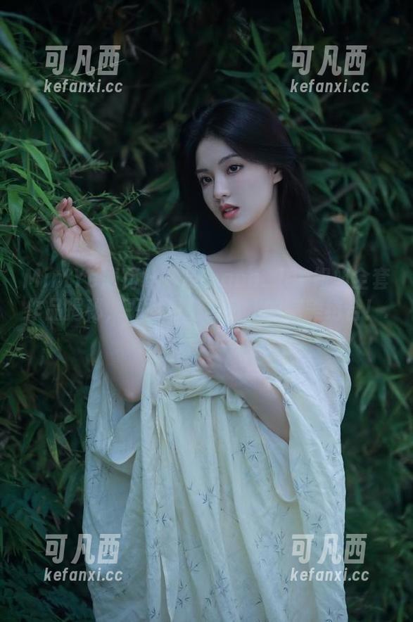 MintYe薄荷叶 - Lunana_lee姐姐全套作品揭秘，平面摄影与艺术的完美结合！.txt