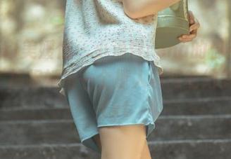 MyGirl美媛馆 – 小海臀rena的棉袜写真图包，捕捉她每一个撩人瞬间的绝美作品.txt