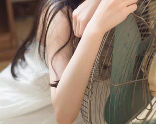 MyGirl美媛馆 – 私拍田孝媛泳池情怀：水面映出的青春与梦想图片.txt