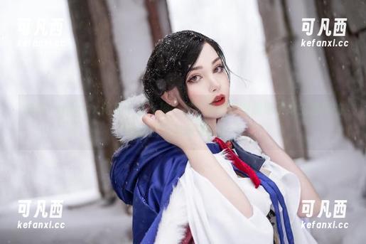 Sayathefox化身可爱女神，独特写真套图展现了她生活中的点滴魅力与风采！.txt