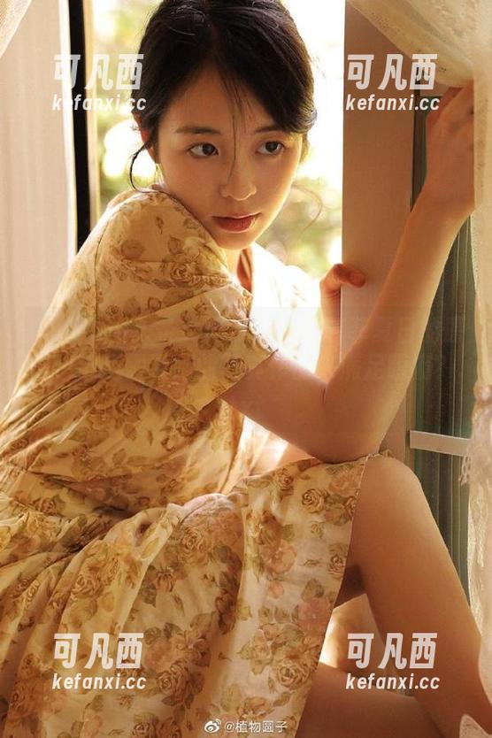 TouTiao头条女神 - 看了杜菲菲夏日的原图，谁还需要别的写真作品来满足眼瘾？.txt