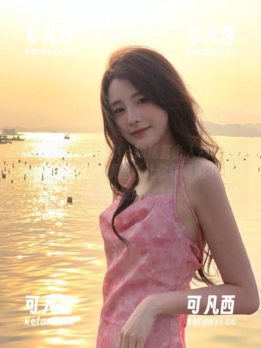 TouTiao头条女神 - 细腻直击人心！申美嫣全套肉丝写真原图，让你领略她不一样的美丽侧面。.txt