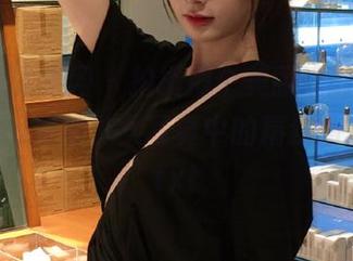 UGirls尤果网 – 拍摄那个美丽瞬间，观看Angela楚楚少女写真中的精致图片细节.txt