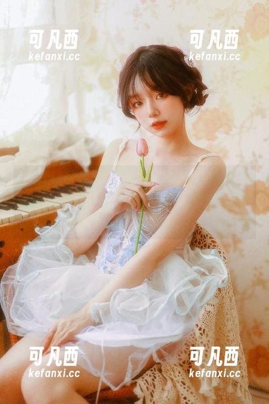 UGirls尤果网 - 奶茶Emily灰丝写真作品集下载：即刻获取这位博主的视觉盛宴，别样风情尽收眼底！.txt