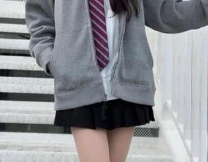 UGirls尤果网 – 小潘鼠最新JK写真内容大揭秘，真的是为“视觉盛宴”而生？.txt