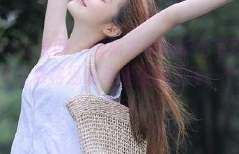 UGirls尤果网 – 最新尤娜娜护士写真登场，美图仿佛将温暖与爱意融入每一个画面.txt