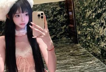 UGirls尤果网 – 在尤菲儿的校园中，定制属于你的专属写真作品.txt