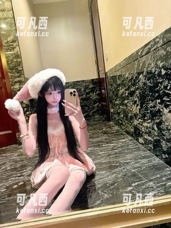 UGirls尤果网 - 在尤菲儿的校园中，定制属于你的专属写真作品.txt