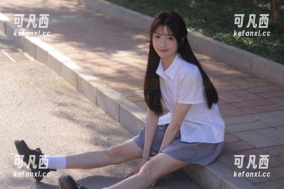 UGirls尤果网 - 白熙萌美脚高清图册，细致描绘她在阳光下的绝美风姿.txt
