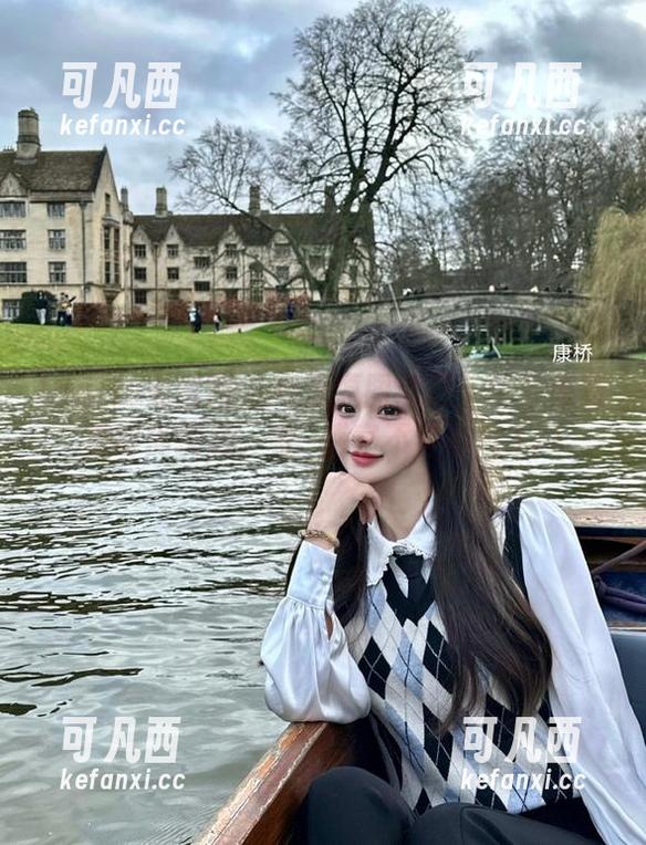 UGirls尤果网 - 高清原图欣赏：诗朵雅短裤时尚摄影，视覺盛宴不容错过.txt
