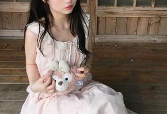 UGirls尤果网 – 陈雅漫的红裙故事：写真精华合集与资源，带你走入梦幻世界！.txt