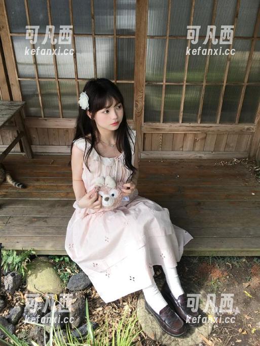UGirls尤果网 - 陈雅漫的红裙故事：写真精华合集与资源，带你走入梦幻世界！.txt
