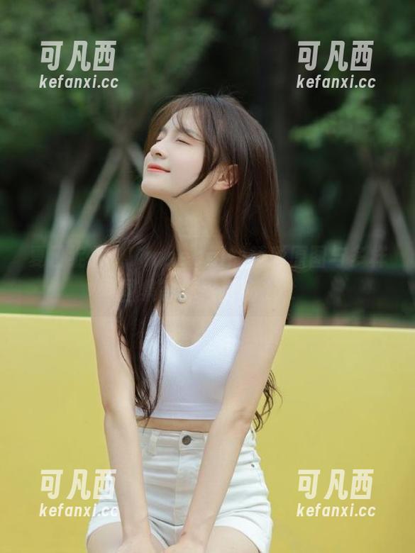 夏日绽放：Vinnegal的精彩原图与多样图集等你来探秘.txt