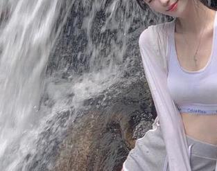 XIAOYU语画界 – 精选Angela喜欢猫婚纱搞笑合集：一场婚礼的穿衣反转秀！.txt