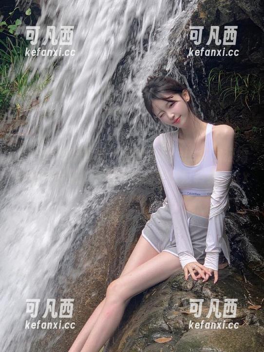 XIAOYU语画界 - 精选Angela喜欢猫婚纱搞笑合集：一场婚礼的穿衣反转秀！.txt