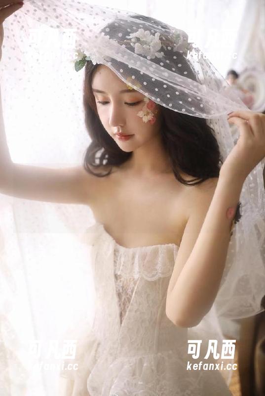 XIAOYU语画界 - 杨紫嫣CynthiaJK写真作品集：探索JK风格下的多元与精彩人生.txt