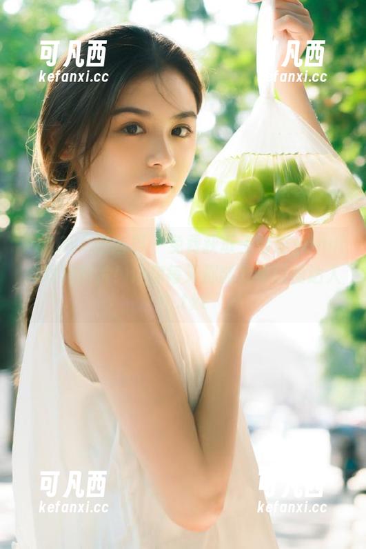 XIAOYU语画界 - 免费获取王馨瑶yanni的短裙图片！让你每天都能变身时尚达人！.txt