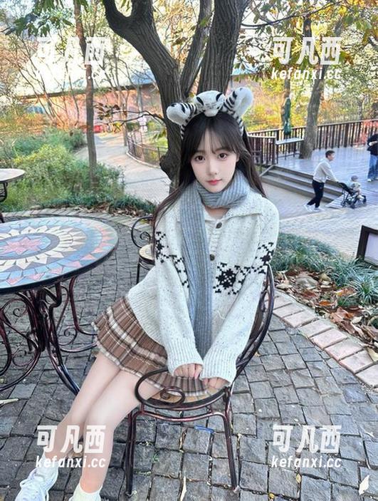 XIAOYU语画界 - 无圣光风格的金纯一居家图集，见证她的生活艺术与自然气息.txt