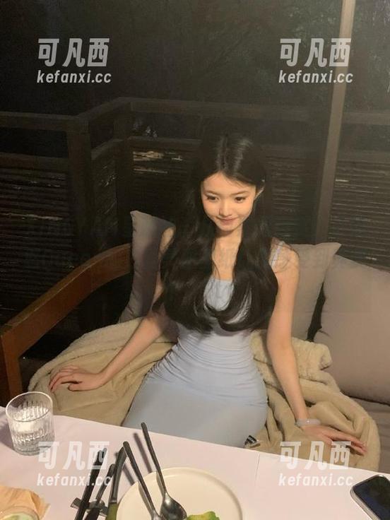 XINGYAN星颜社 - 从自黑到自赏，王婉悠Queen的白丝美图壁纸让我感受到真美！.txt
