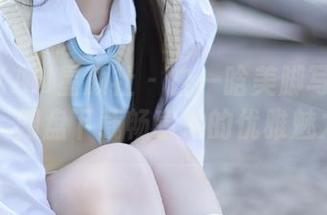XINGYAN星颜社 – 白一晗美脚写真全新上线，网盘下载畅享她的优雅魅力.txt