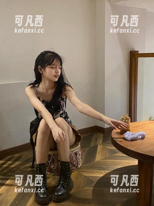 Xiuren秀人网 - tina甜仔的JK写真合集解锁：每一张都闪耀着青春光辉，点击下载，捕捉这份美好！.txt