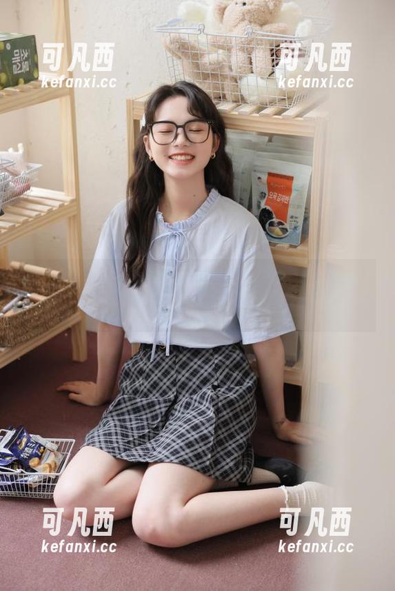 Xiuren秀人网 - 限时福利：古月小同学的美腿黑丝作品让你心动不已.txt