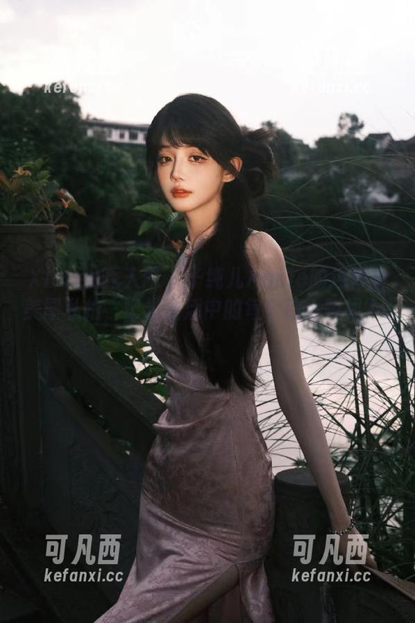 Xiuren秀人网 - 子纯儿Annie的连体衣美图私拍，记录生活中的每个动人瞬间.txt
