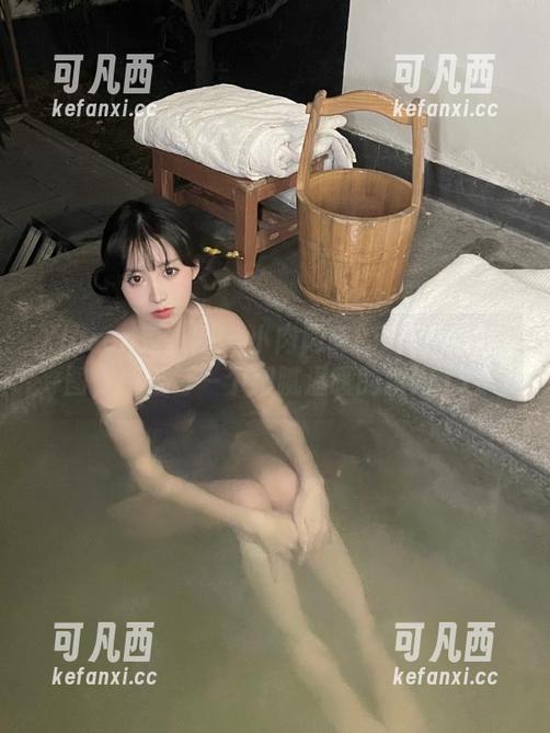 Xiuren秀人网 - 小肉肉咪的粉色高清套图，感受每一个细腻温暖的瞬间.txt