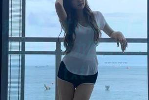 Xiuren秀人网 – 尤Una娜时尚皮衣新图包更新，带你进入魅力四射的视觉盛宴！.txt