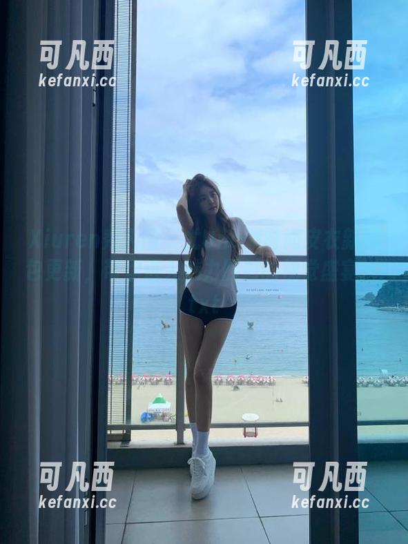 Xiuren秀人网 - 尤Una娜时尚皮衣新图包更新，带你进入魅力四射的视觉盛宴！.txt