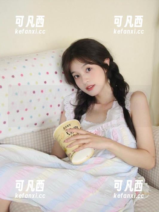 Xiuren秀人网 - 林文文yooki的私拍写真盛宴：在天台之上书写青春与自由的篇章.txt